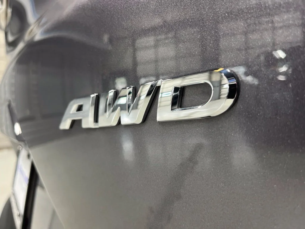 Certified Used 2022 Modern Steel Metallic Honda AWD EX-L image 35