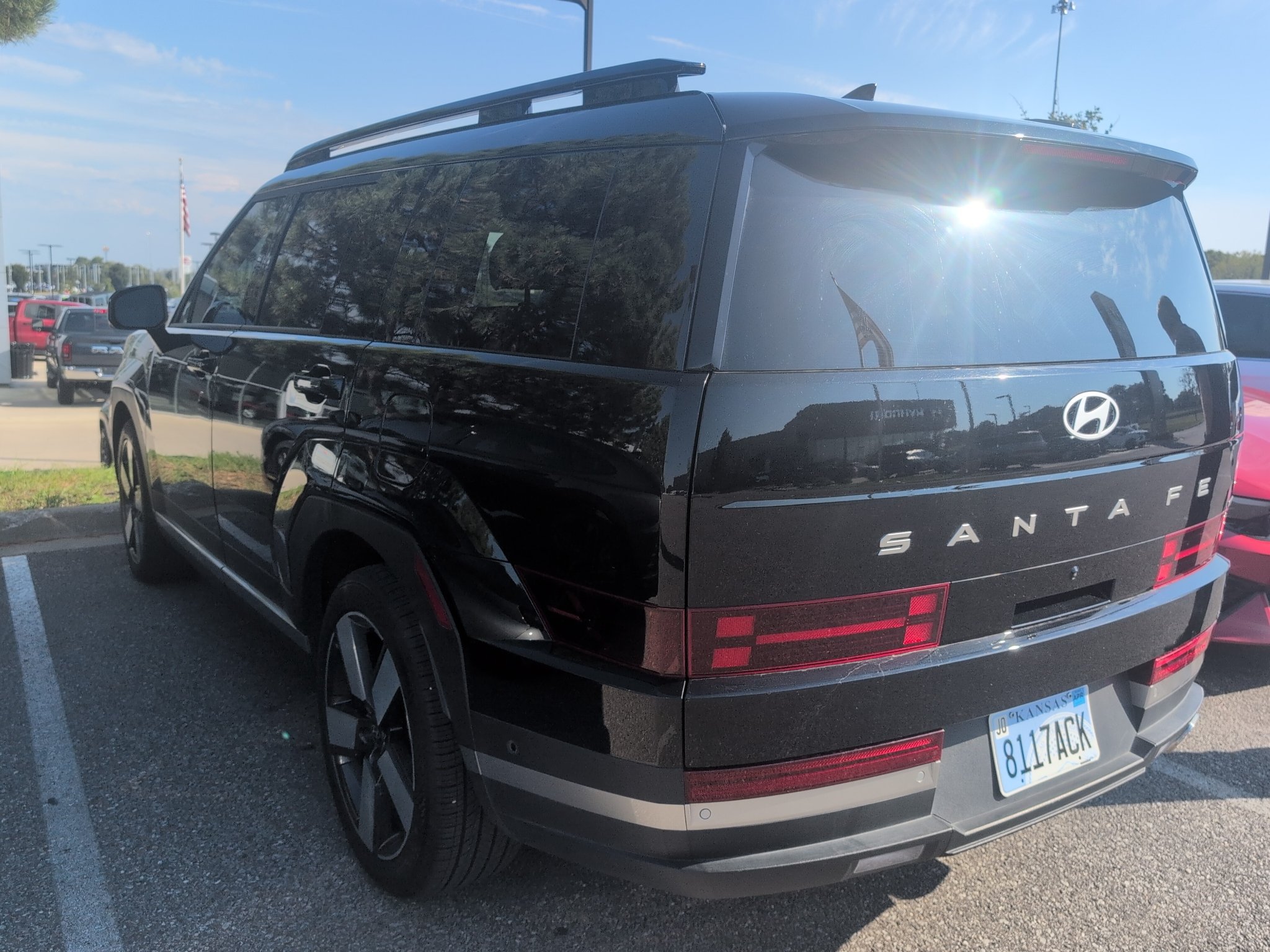 Used 2024 Phantom Black Hyundai Limited image 8