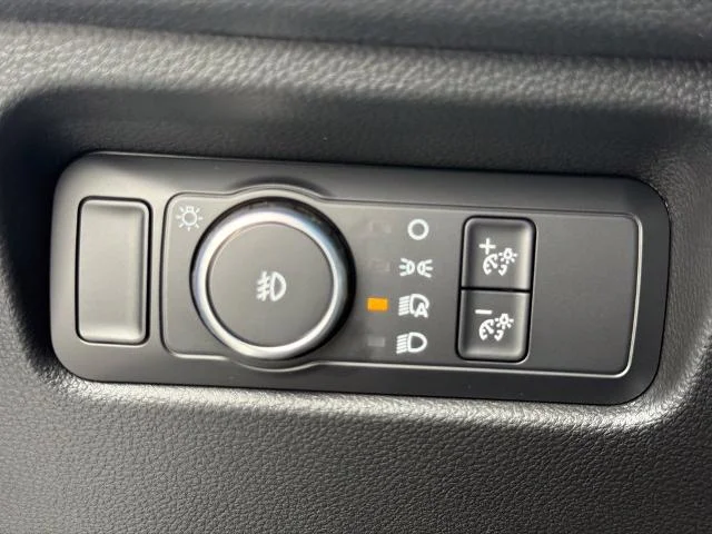 New 2026 Oxford White Ford XLT image 42
