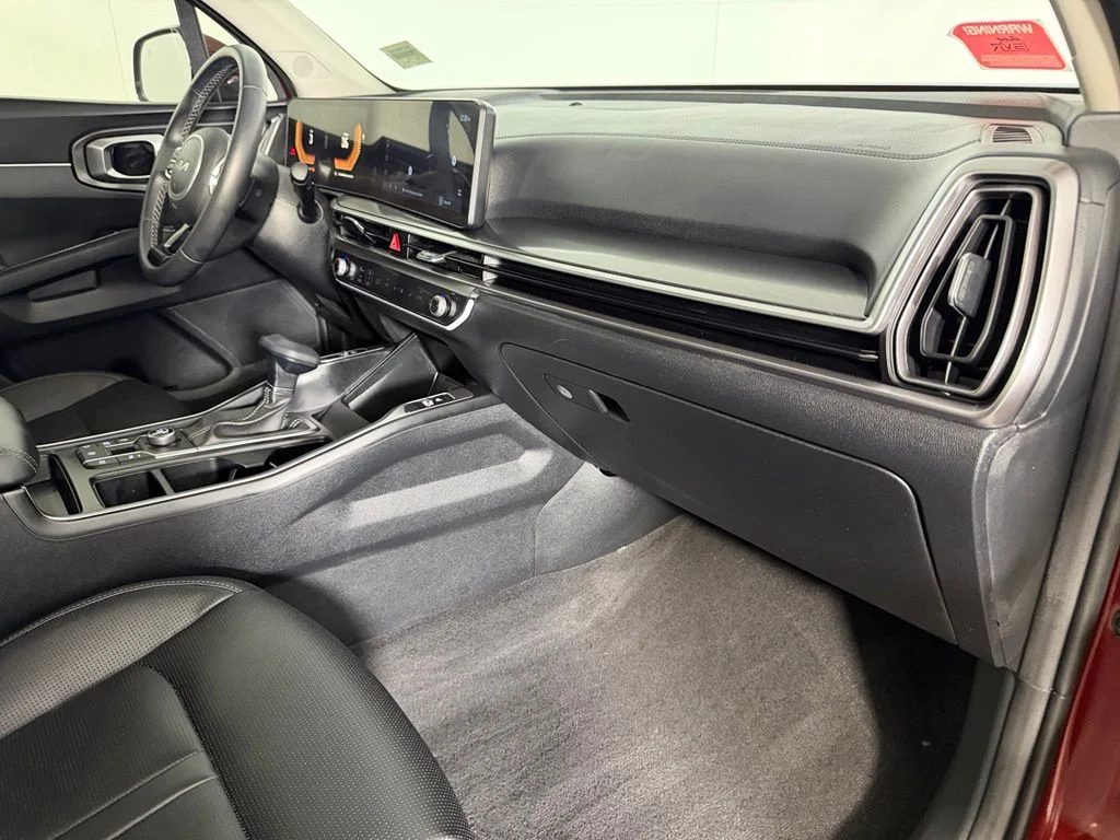 Used 2025 Red Kia S image 23
