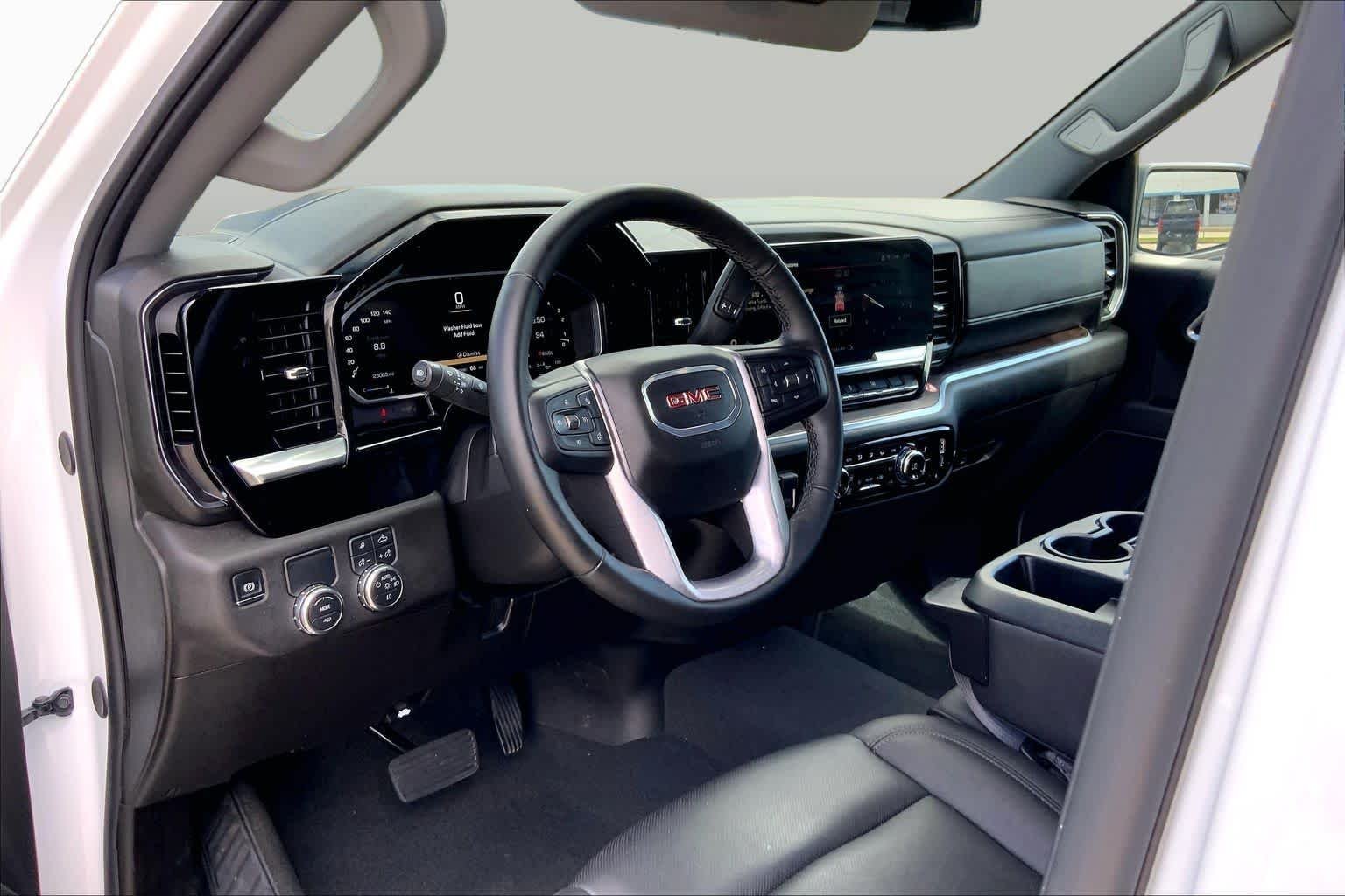 2026 GMC Sierra 1500 SLT - Photo 17