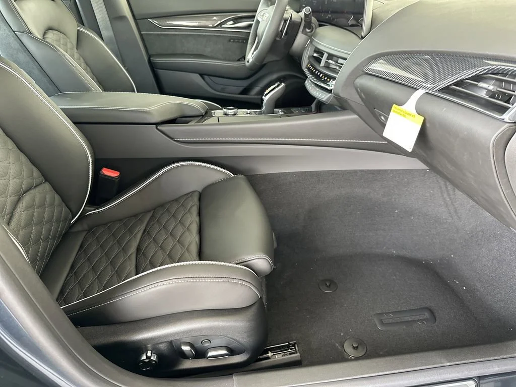 2026 Cadillac CT5 V-Series - Photo 36