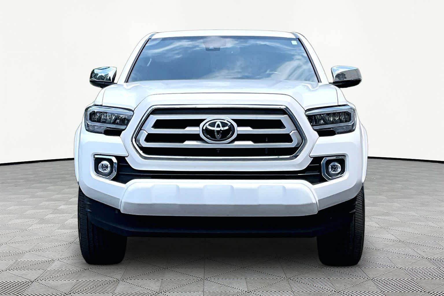 Used 2023 Ice Cap Toyota Limited image 4