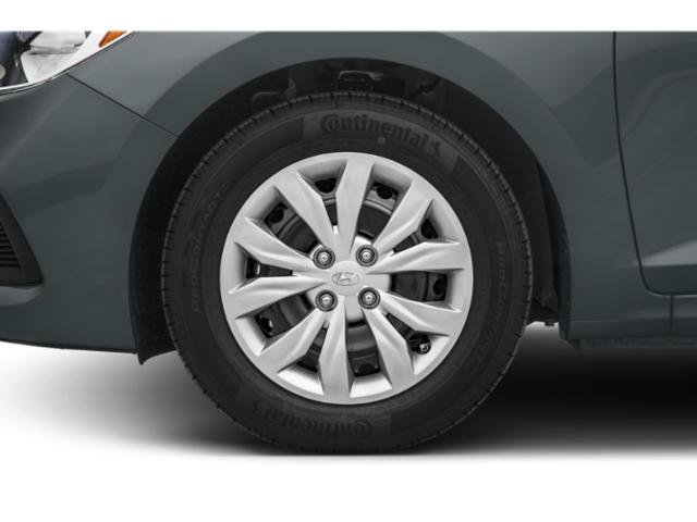 Used 2018 Silver Hyundai SE image 14