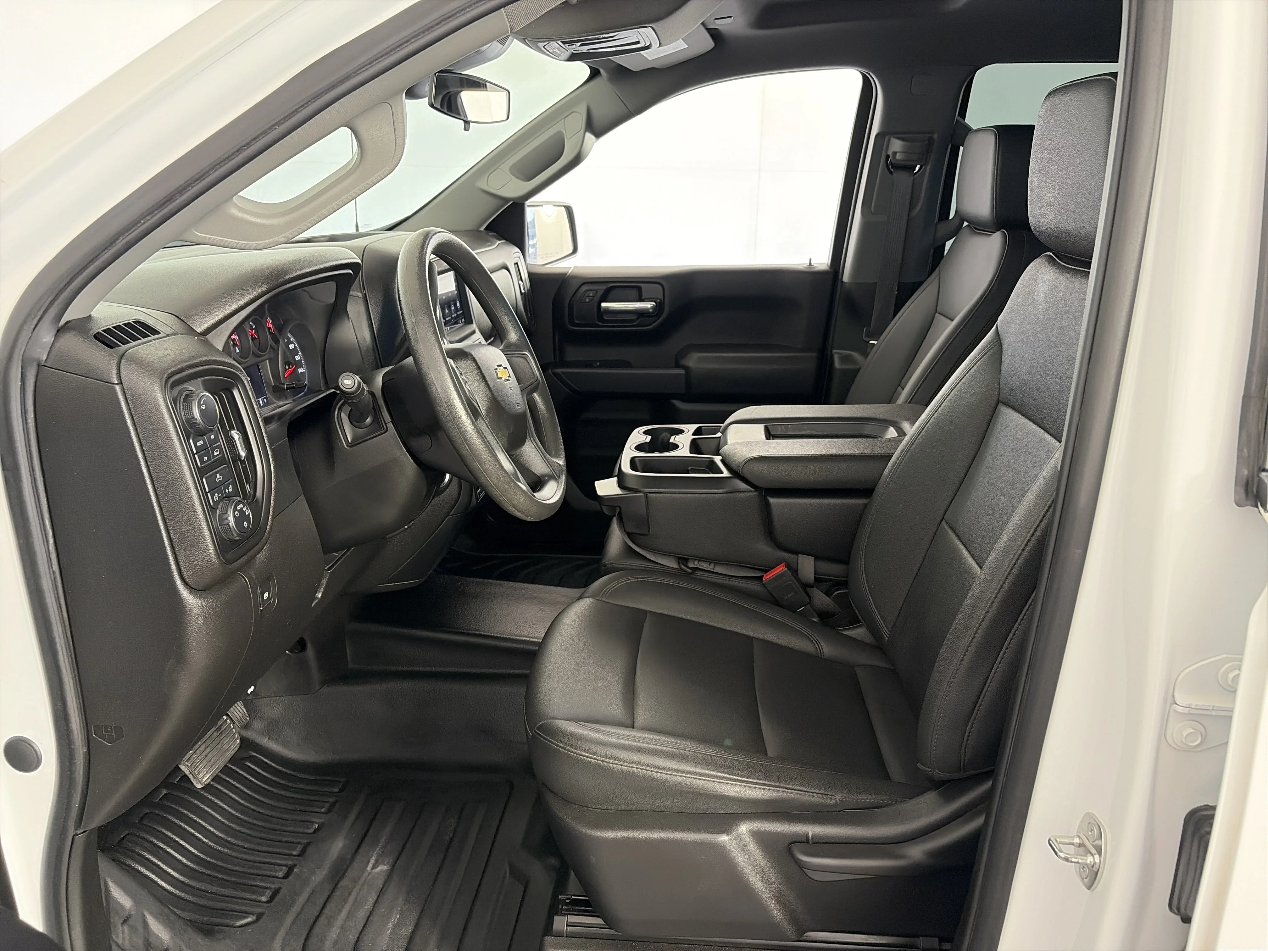 Certified Used 2024 Summit White Chevrolet WT image 6