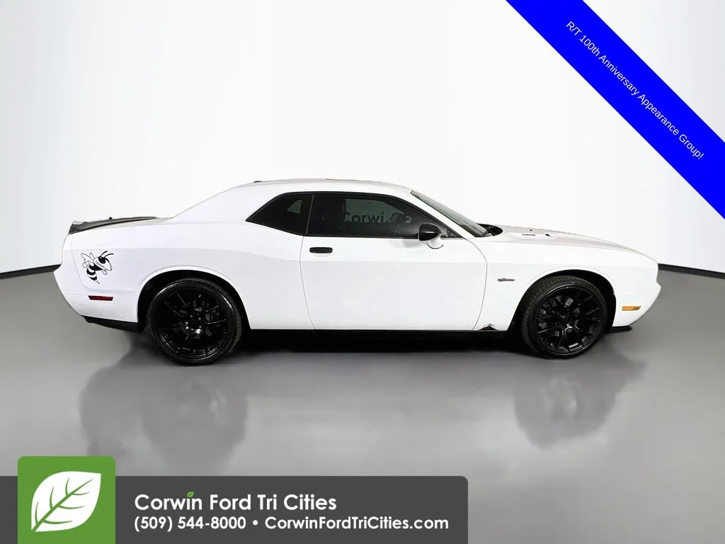 Used 2014 Bright White Clearcoat Dodge R/T image 17