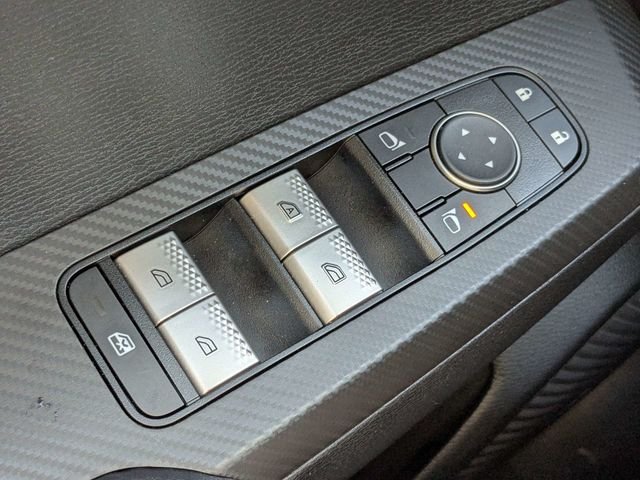 Used 2025  Mitsubishi ES image 26