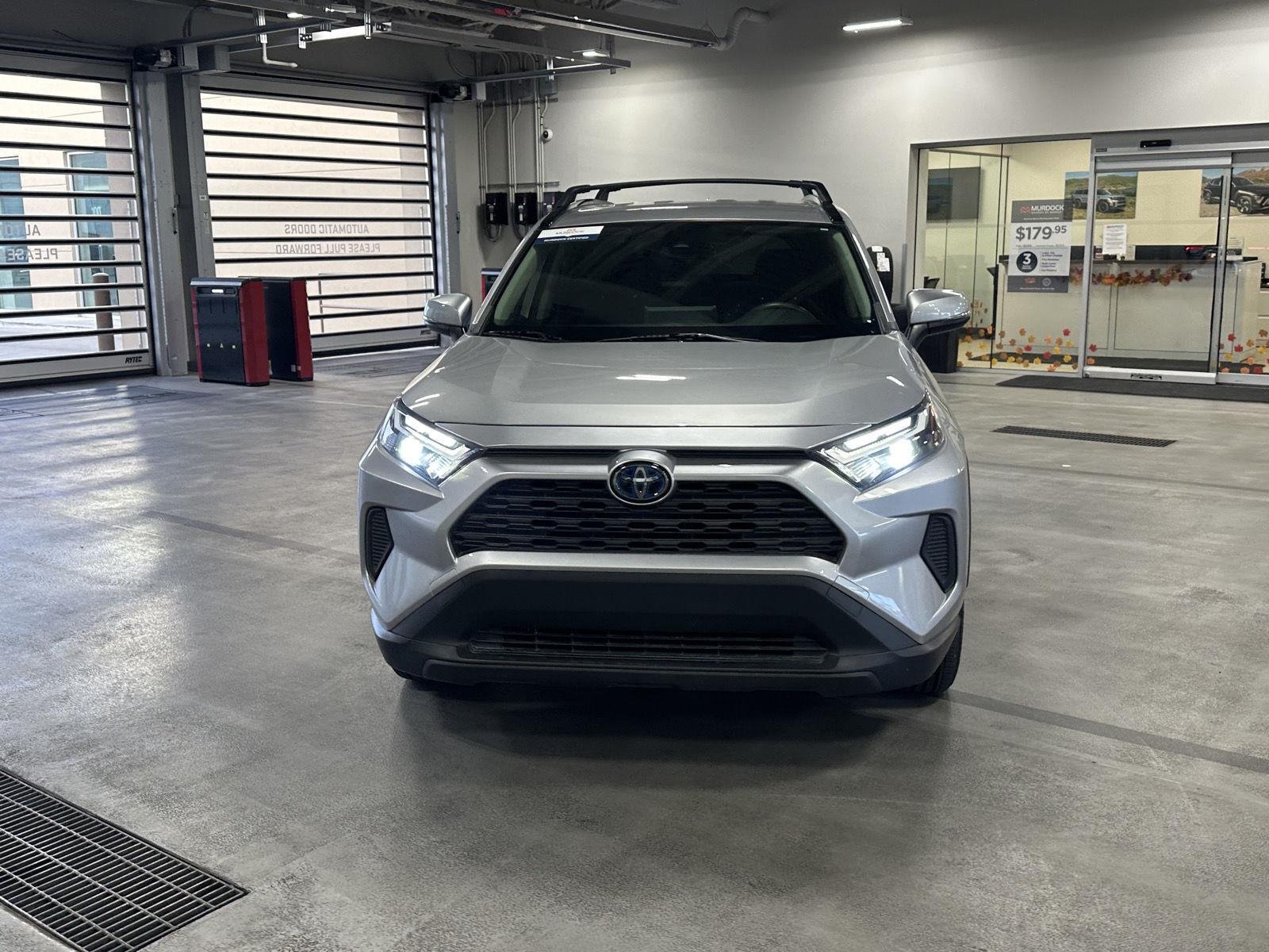 2024 Toyota RAV4 XLE - Photo 17