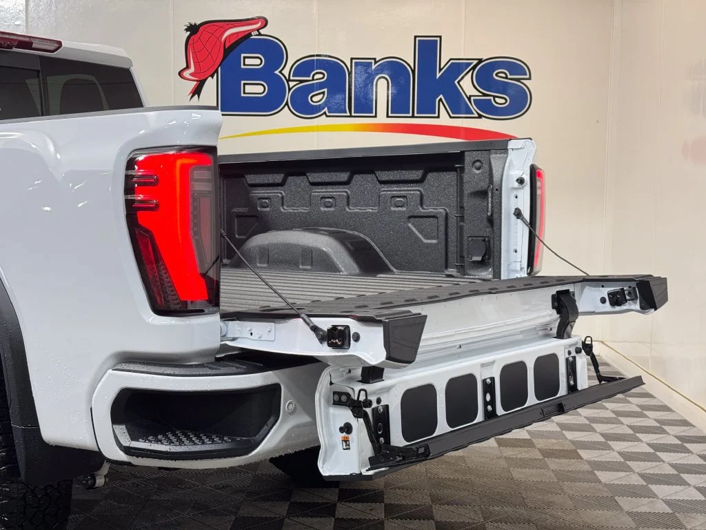 2026 GMC Sierra 3500HD AT4 - Photo 8