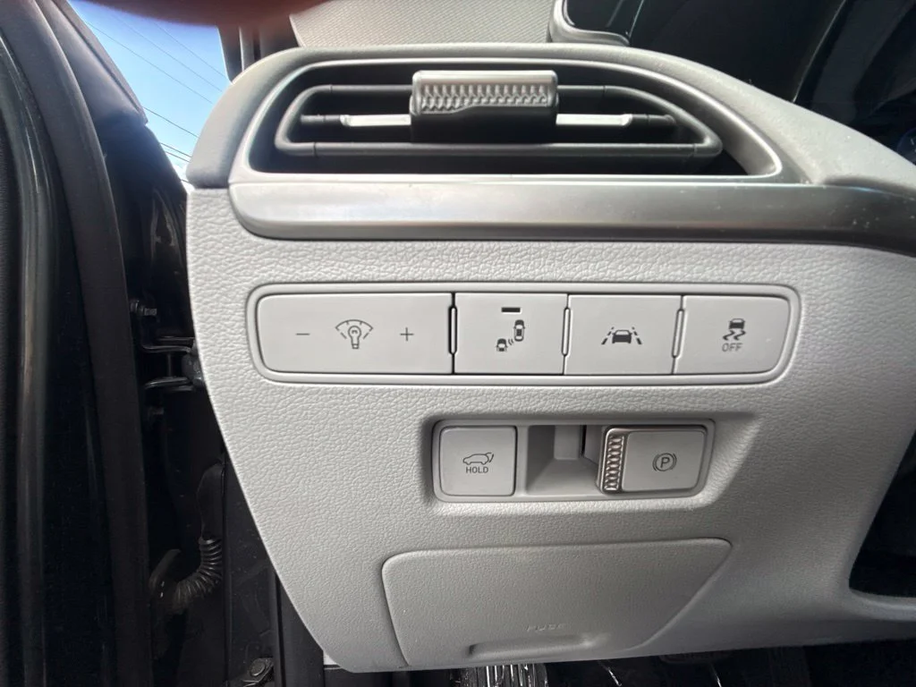 Used 2021 Green Hyundai SEL image 22