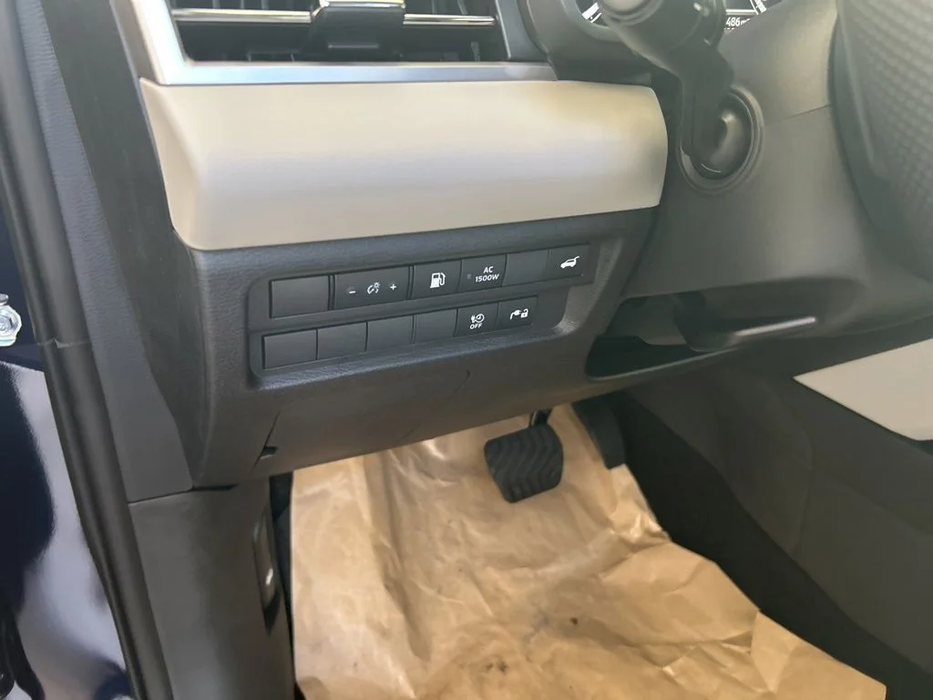 2025 Mitsubishi Outlander Plug-in Hybrid SEL - Photo 43