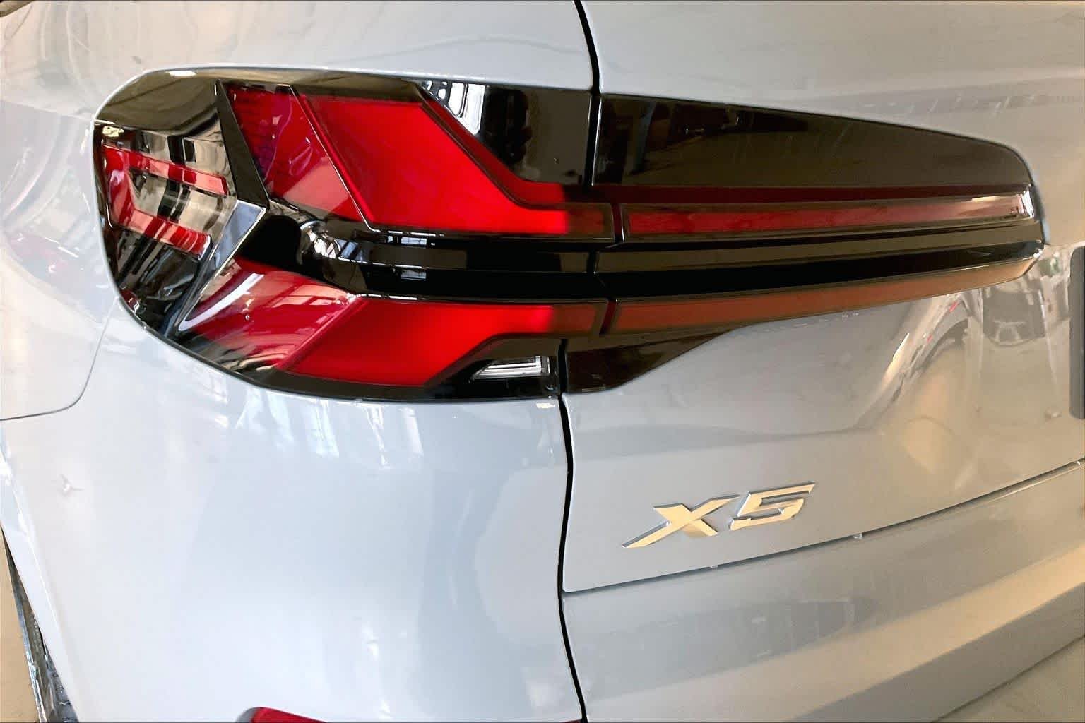 New 2026 Brooklyn Grey Metallic BMW sDrive40i image 14