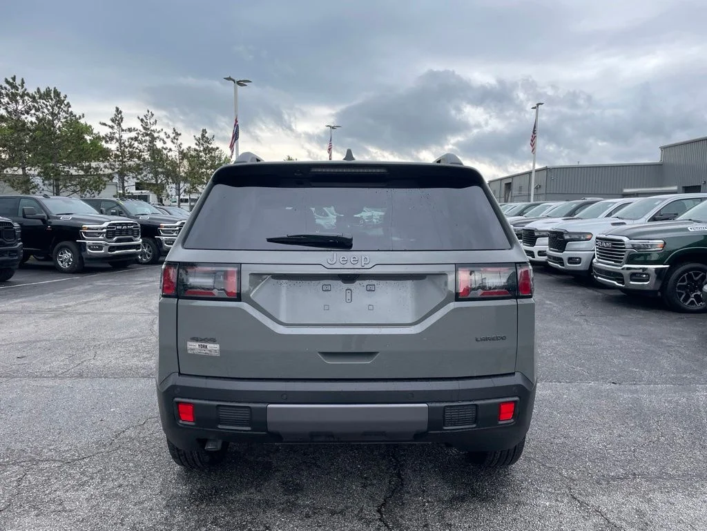 New 2026 Sting-Gray Clear-Coat Exterior Paint Jeep Laredo image 4