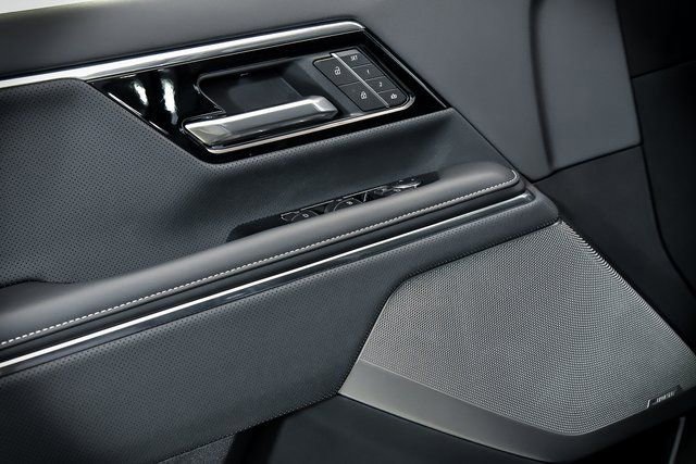 2025 GMC Sierra EV Denali - Photo 8