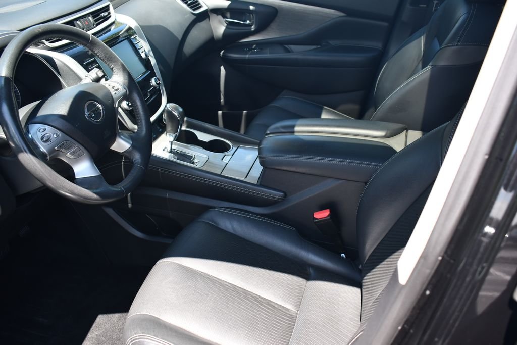 Used 2016 Magnetic Black Nissan SL image 28