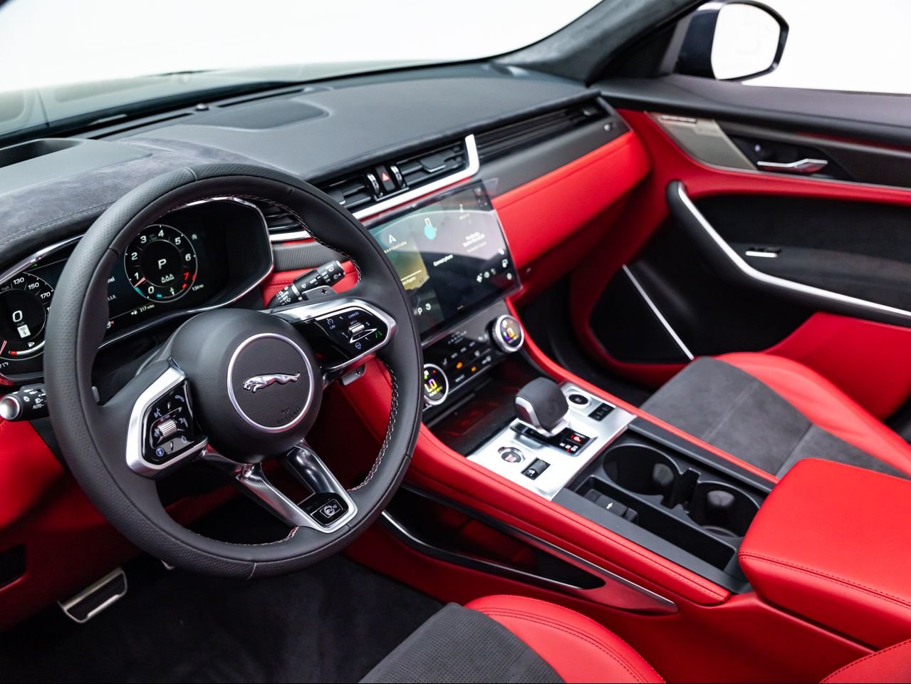 2026 Jaguar F-Pace SVR - Photo 18