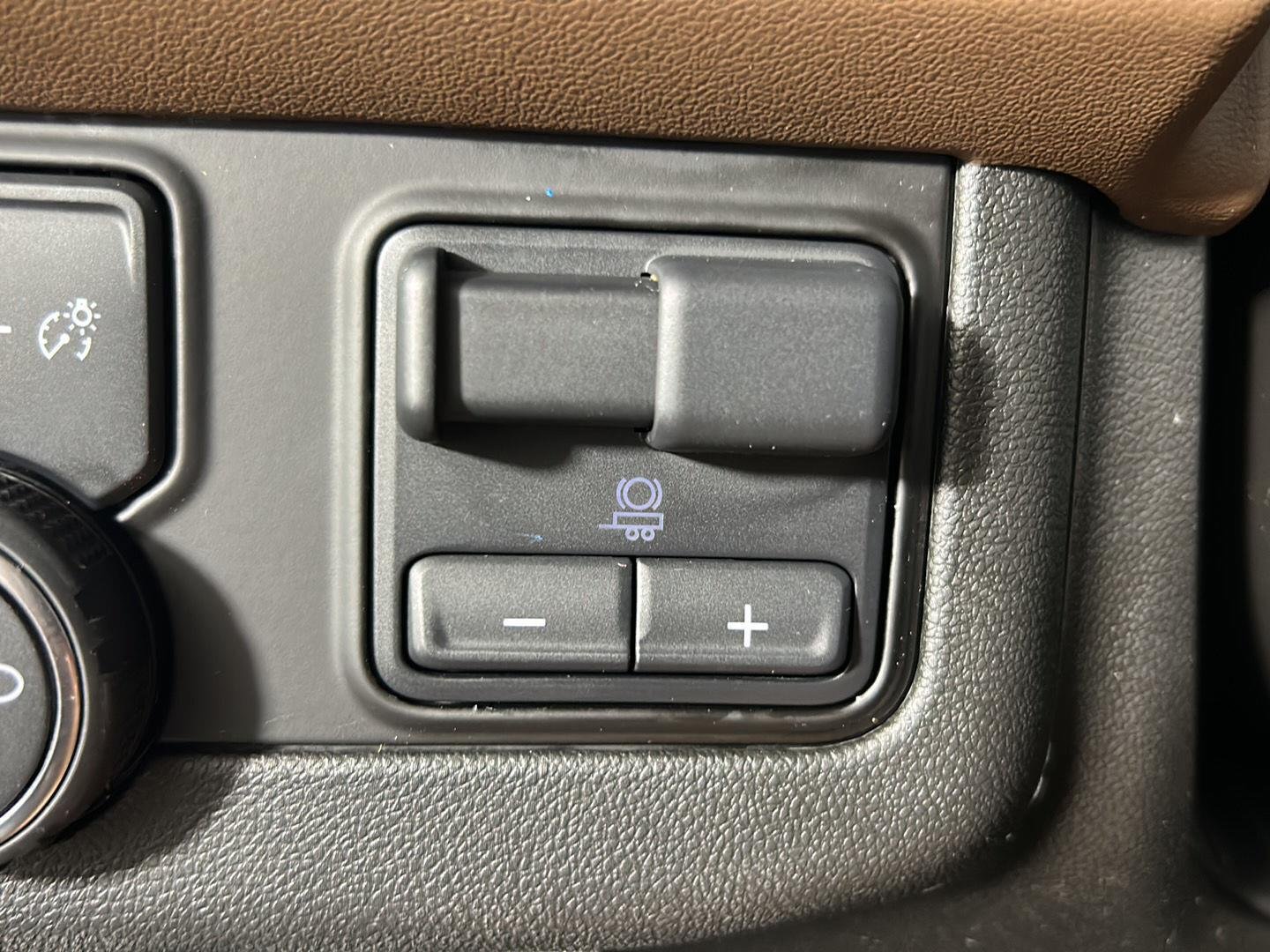 Used 2023 Silver Sage Metallic Chevrolet High Country image 28