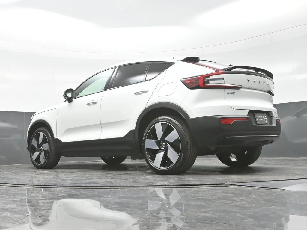 Certified Used 2023 Crystal White Volvo Plus image 29