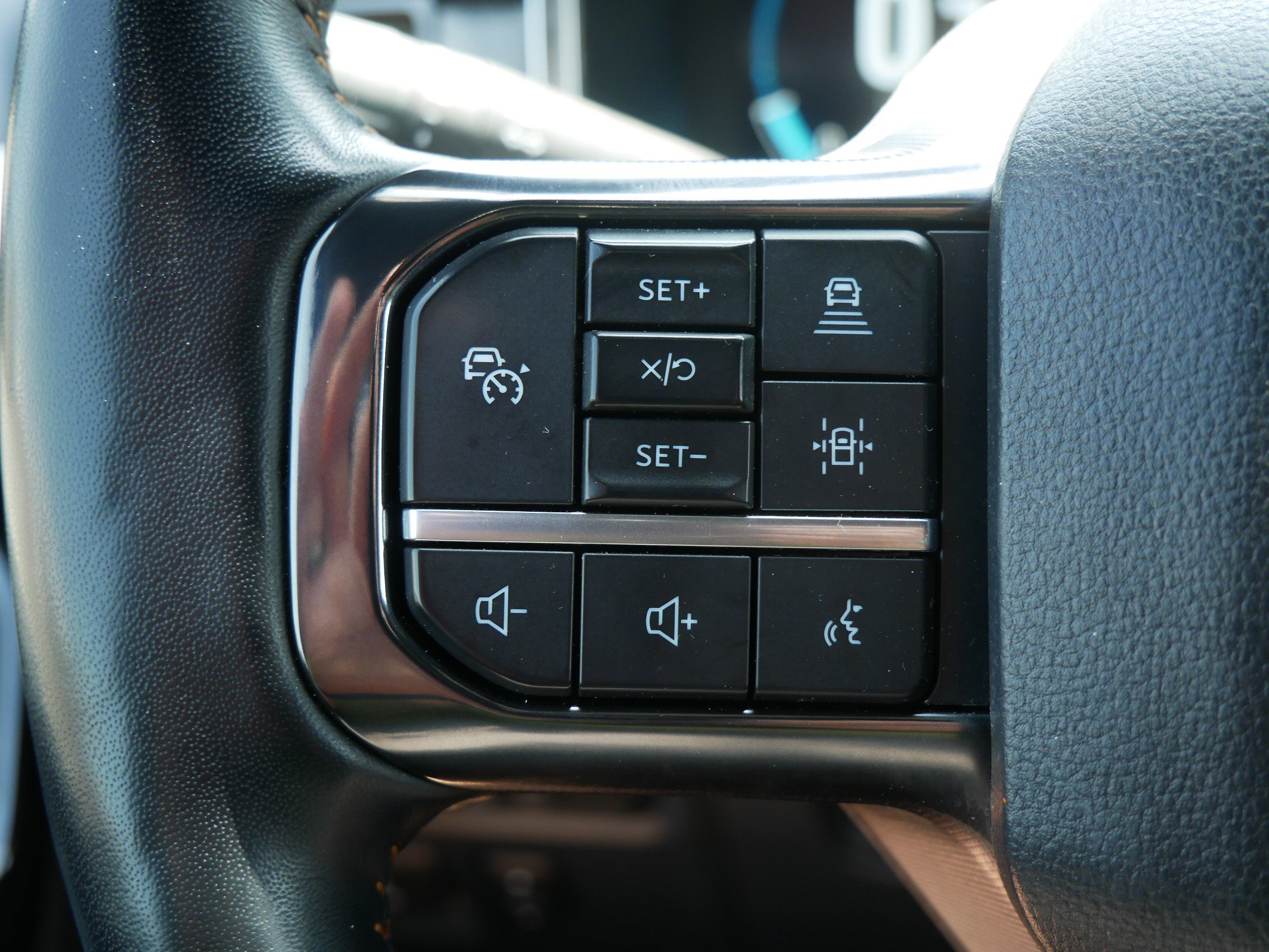 Used 2023 White Ford Platinum image 27