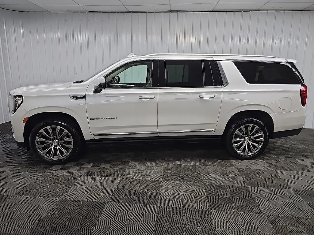 Used 2021 White GMC Denali image 5