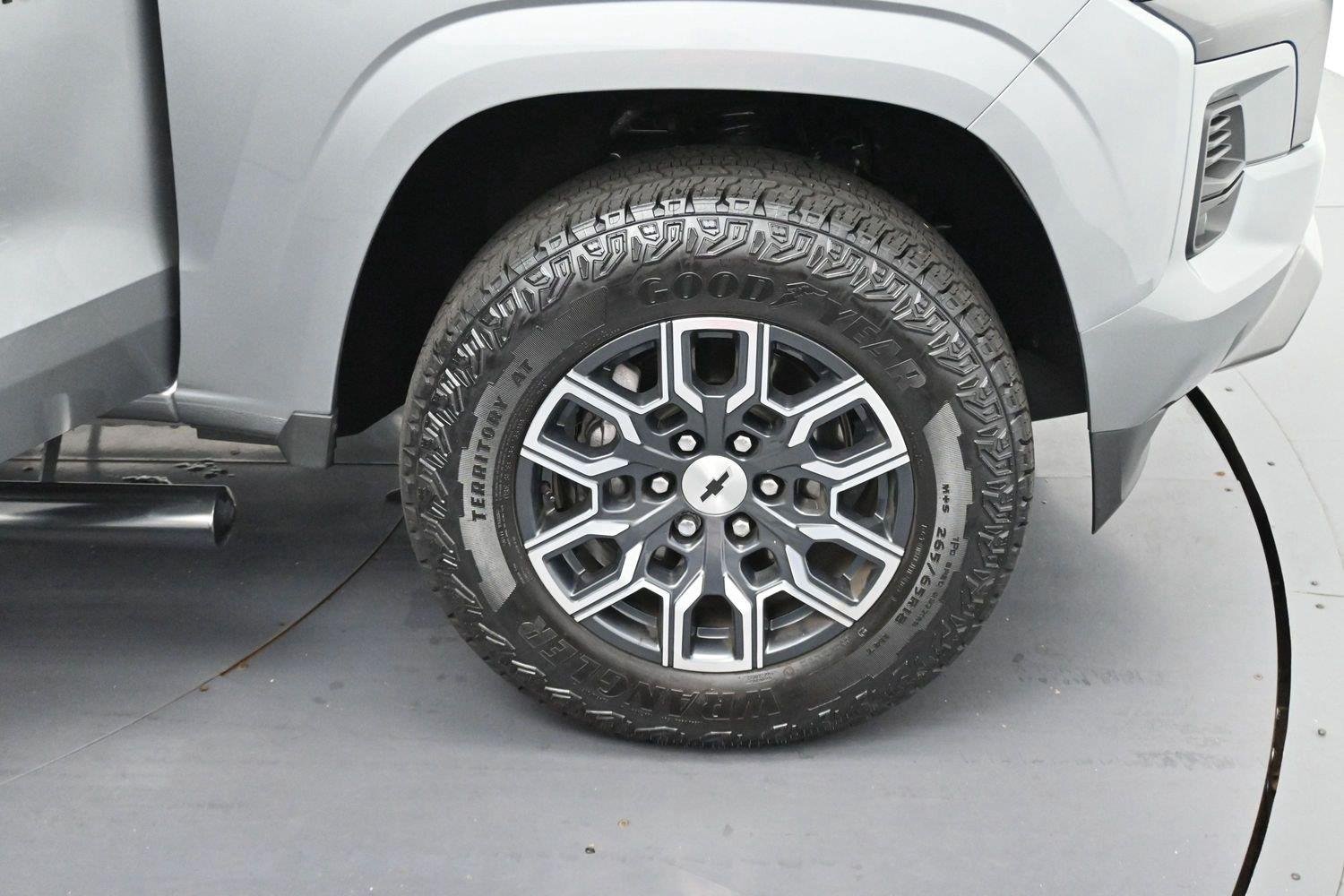 Used 2025 Sterling Gray Metallic Chevrolet Z71 image 30
