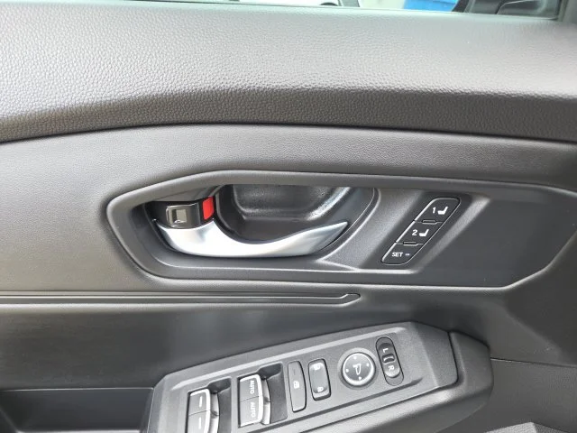 Certified Used 2025 Solar Silver Metallic Honda HYBRID EX-L image 16