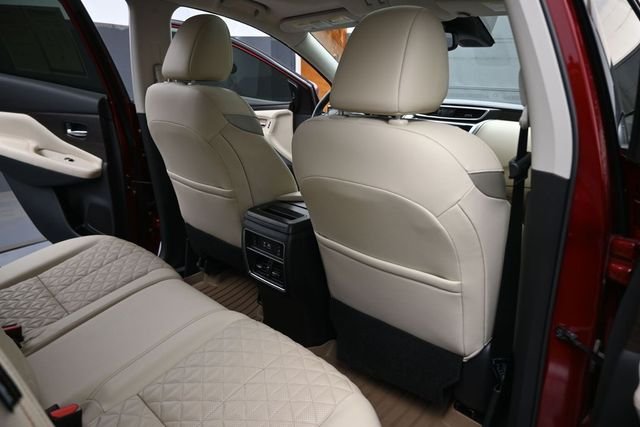 Used 2022 Red Nissan Platinum image 29