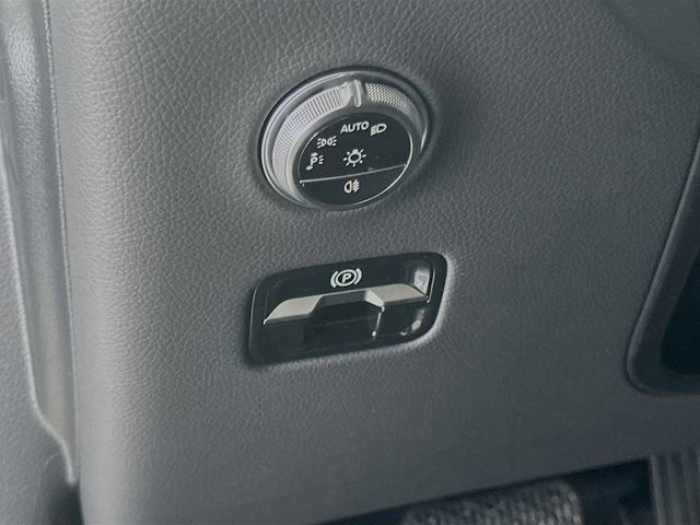 New 2026 Cirrus Silver Metallic Mercedes-Benz GLC 300 image 41