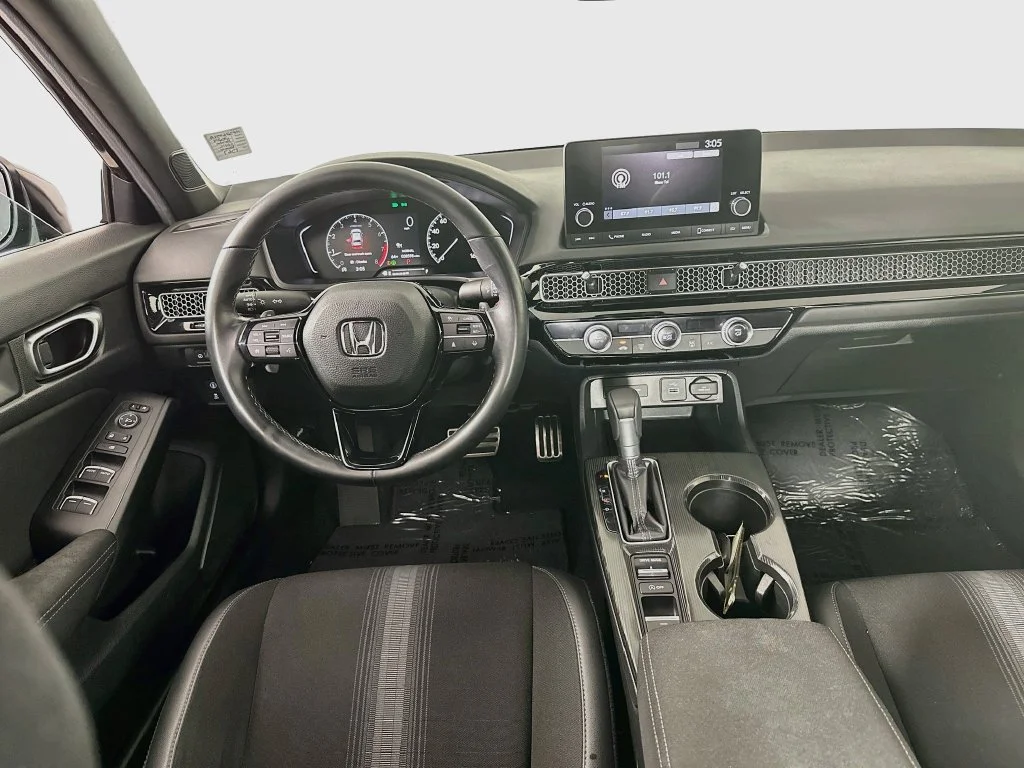 Used 2024  Honda Sport image 21