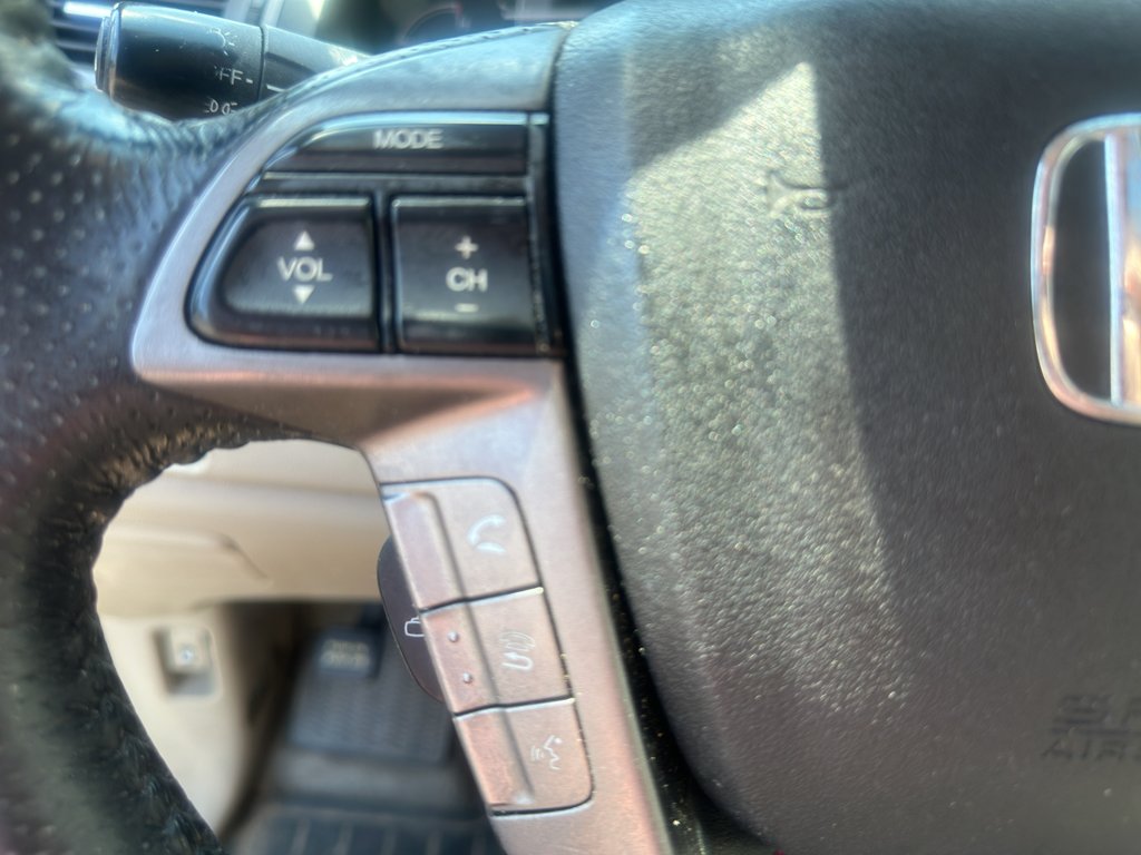 Used 2015 White Honda EX-L image 9