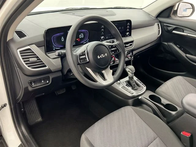 Used 2026 White Kia LX image 7