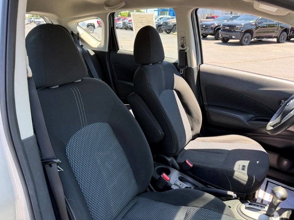 Used 2015 Silver Nissan SV image 22