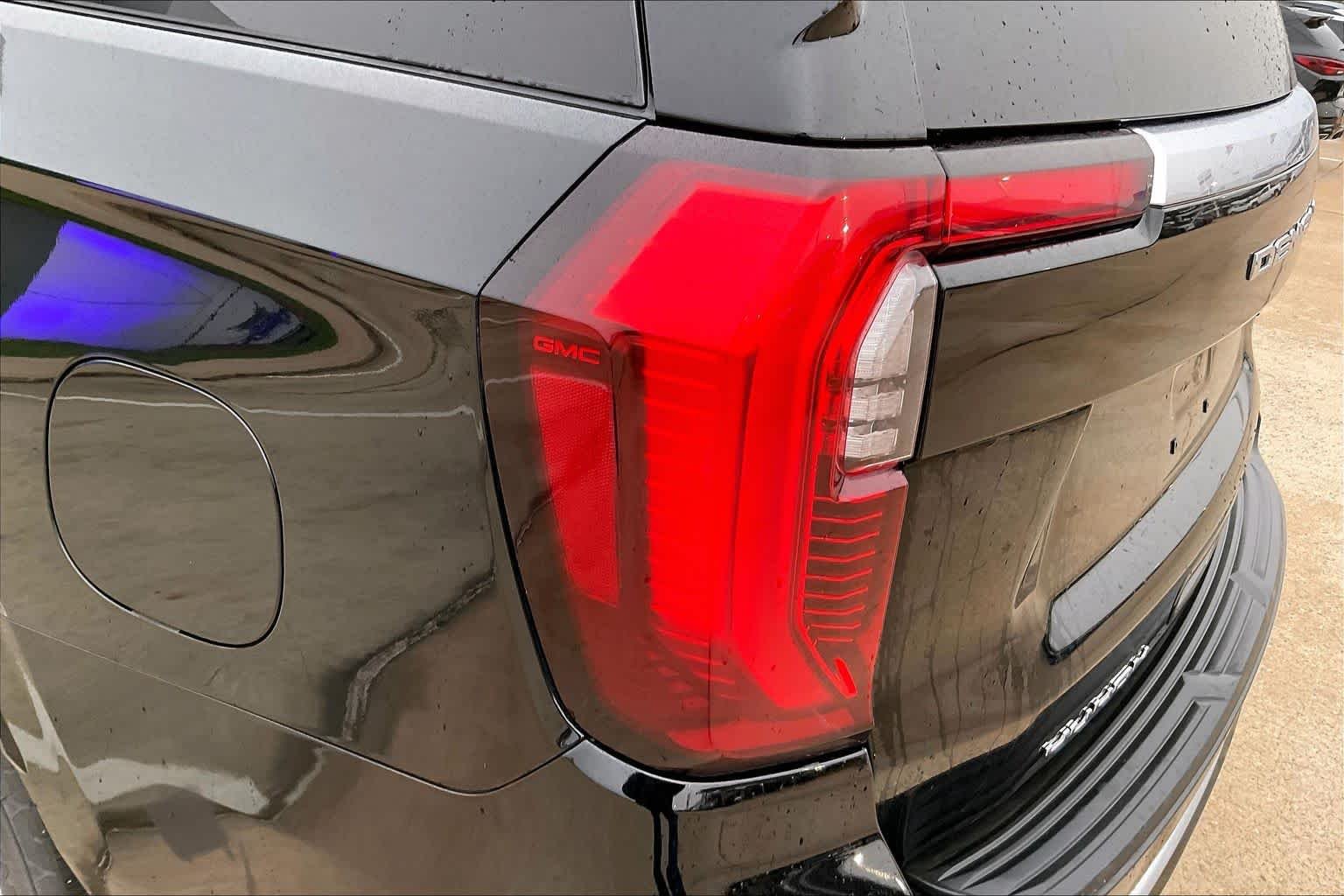 2025 GMC Yukon XL Denali - Photo 26