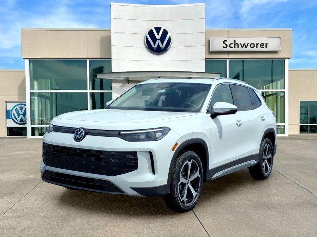 New 2026 Pure White Volkswagen SE 4Motion image 2