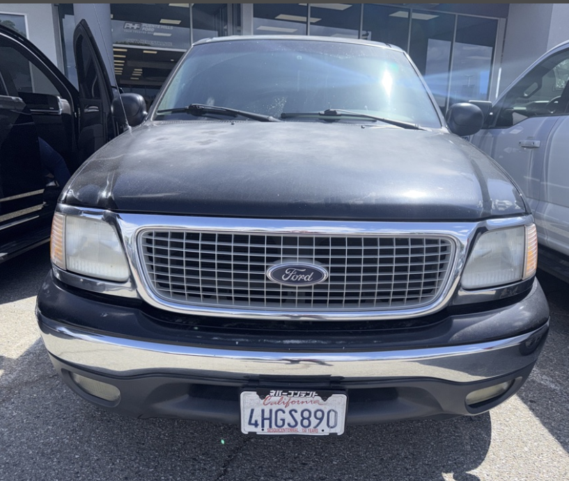 Used 1999 Black Clearcoat Ford XLT image 2