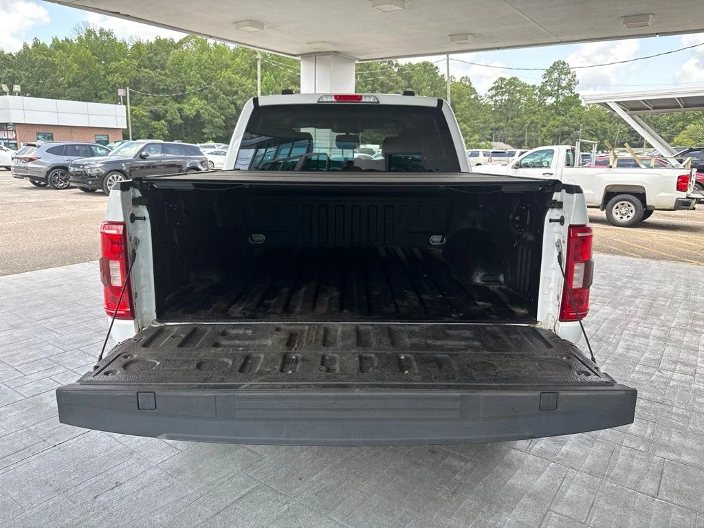 Used 2021 Oxford White Ford XLT image 13