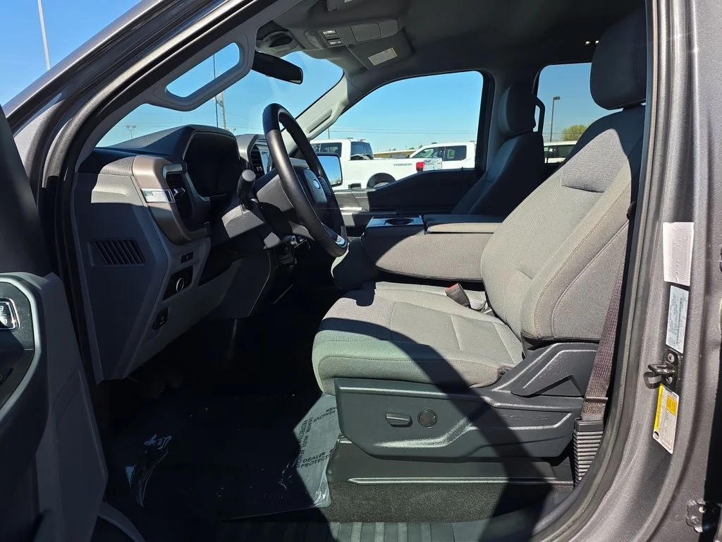 2025 Ford F-150 XLT - Photo 16