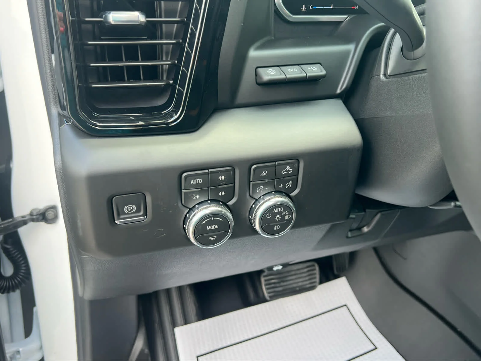New 2026 Summit White GMC AT4 image 13