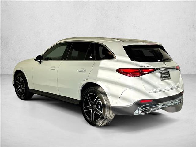 New 2026 MANUFAKTUR Moonlight White Metallic Mercedes-Benz GLC 300 image 37