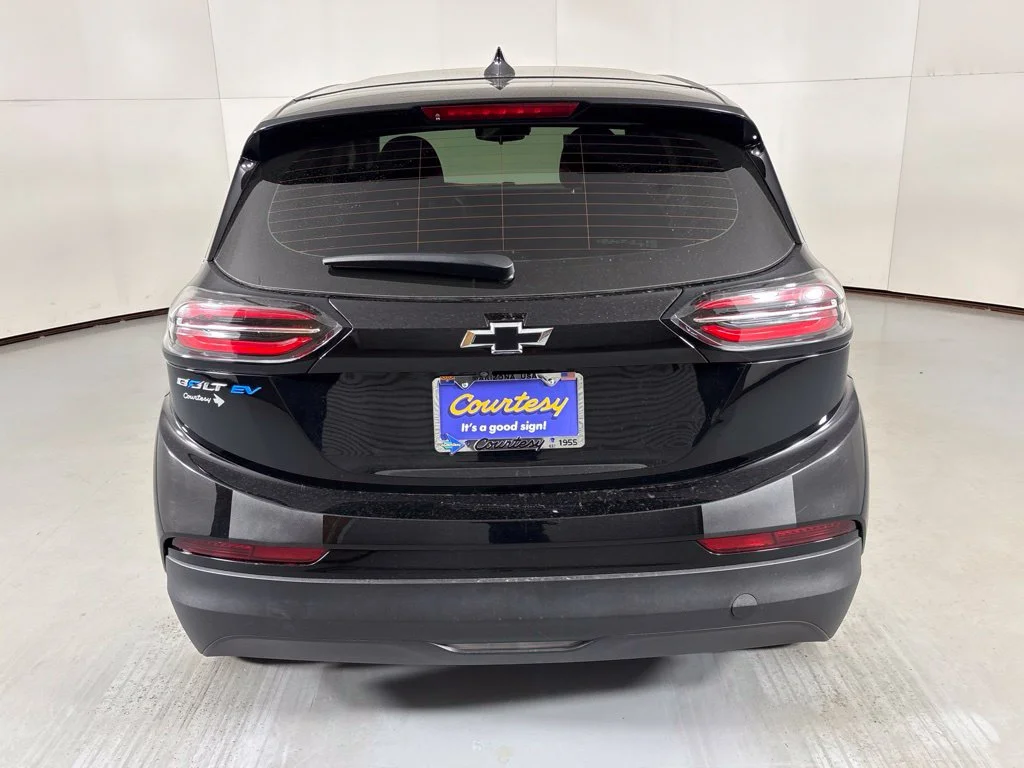 Used 2023 Black Chevrolet 1LT image 7