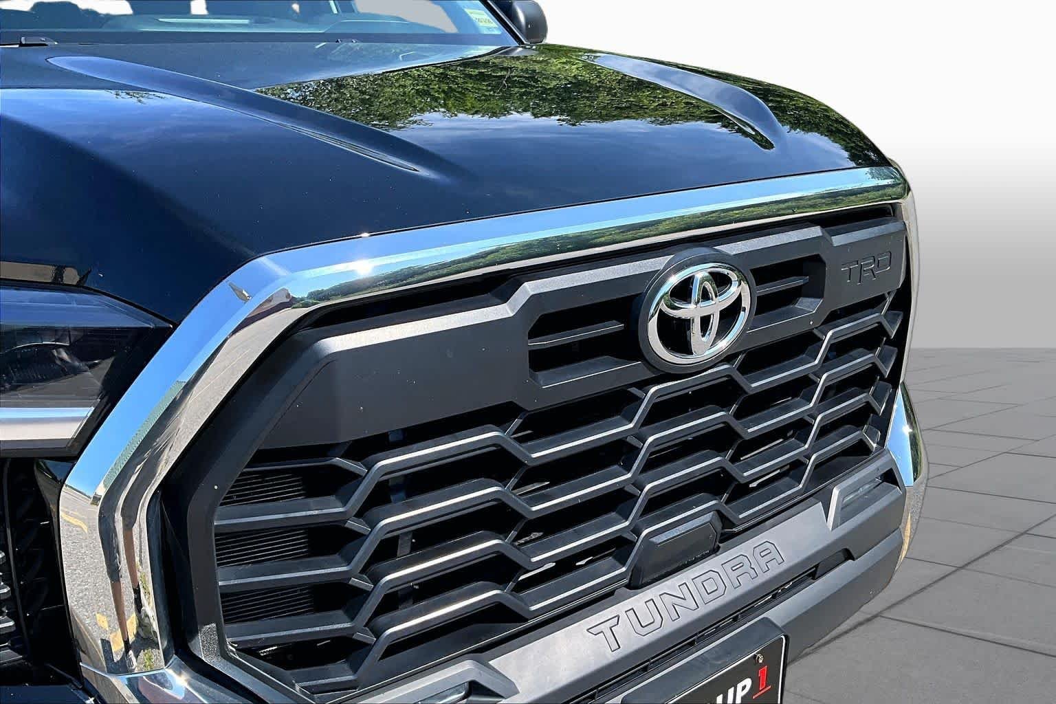 Used 2024 Midnight Black Metallic Toyota SR5 image 32