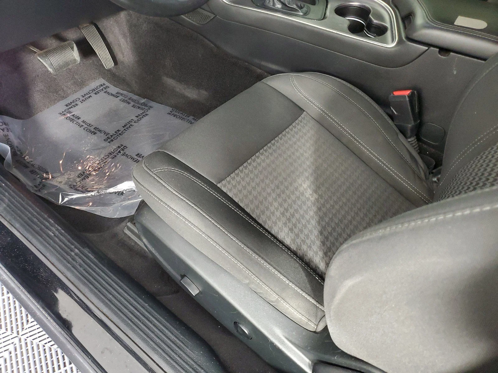 Used 2018 Pitch Black Clearcoat Dodge SXT image 23