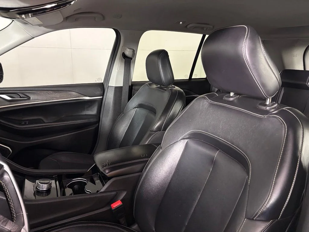 Used 2022 Gray Jeep Limited image 18