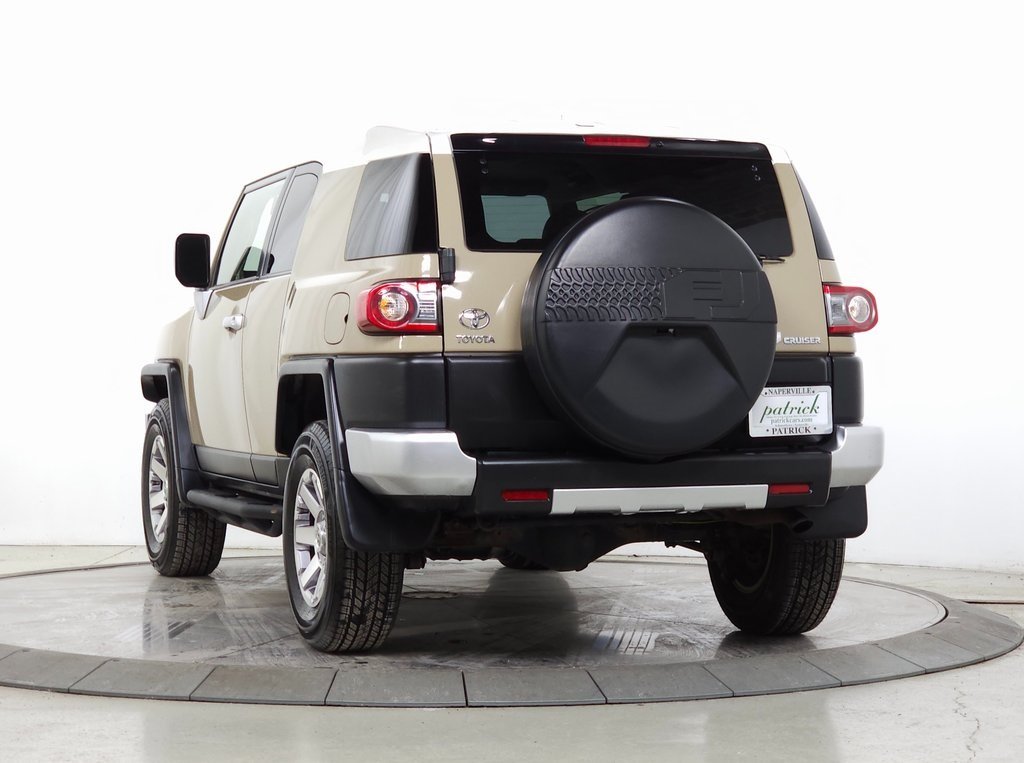 2014 TOYOTA FJ CRUISER - Image 2