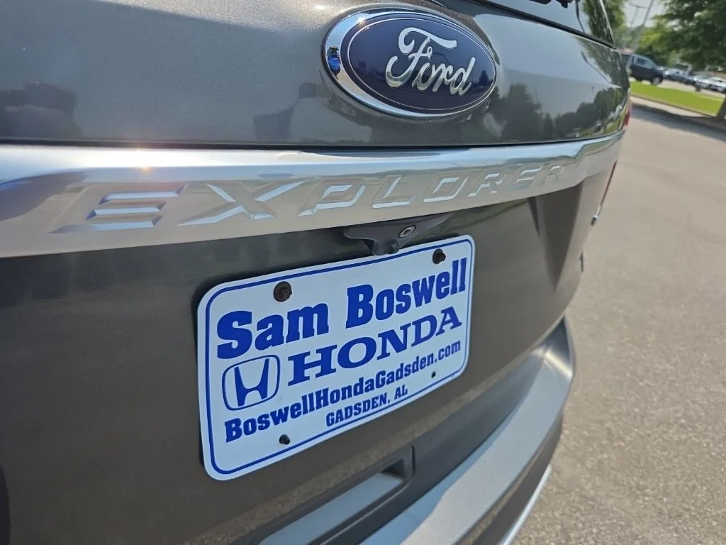 Used 2016 Gray Ford Platinum image 30