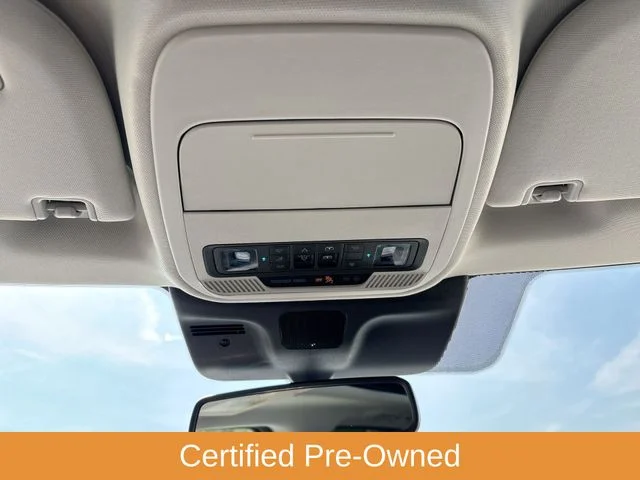 Used 2025 White Ford Platinum image 33