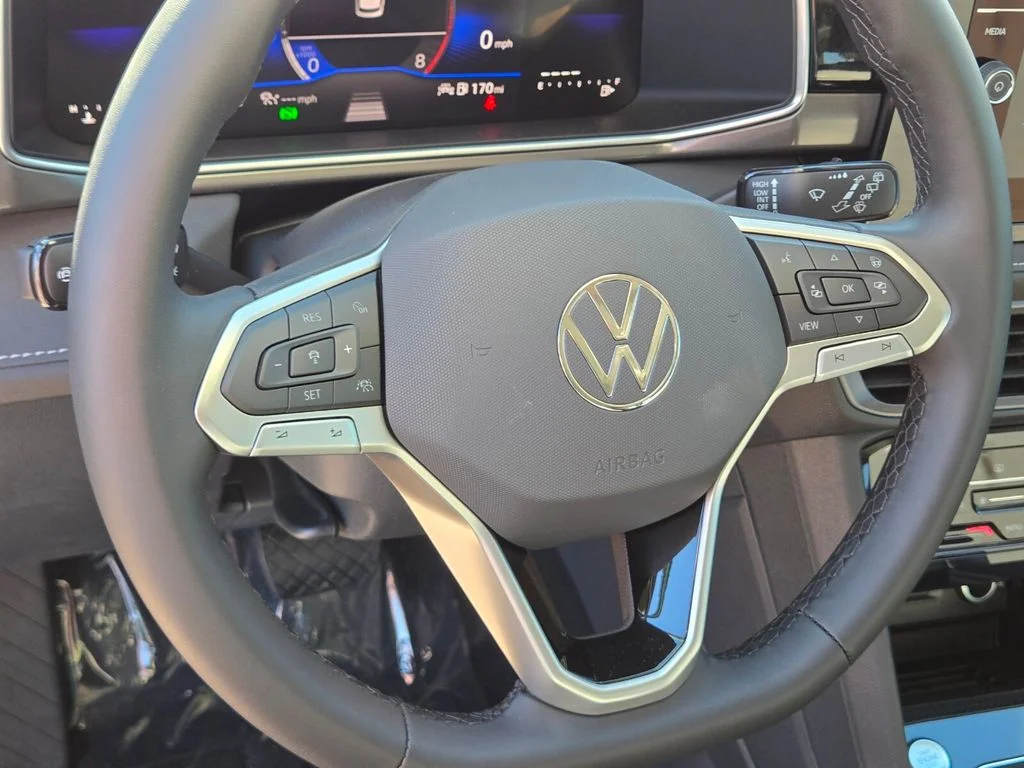 New 2026 Green Volkswagen 1.5T SE Black image 11