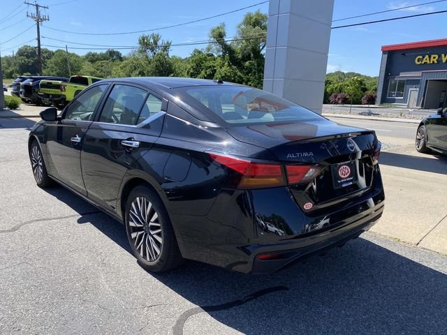 Used 2024 Black Nissan 2.5 SV image 5