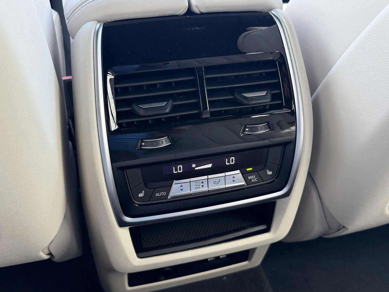 New 2026 Dravit Grey Metallic BMW sDrive40i image 19