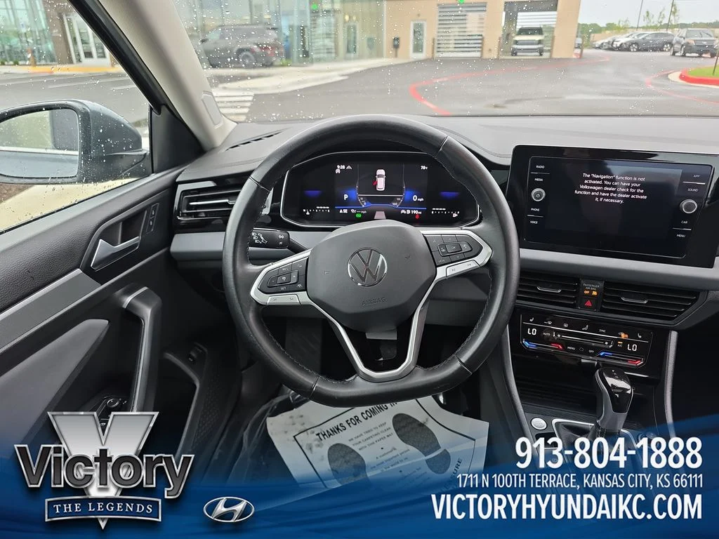 Used 2025  Volkswagen 1.5T SE image 13